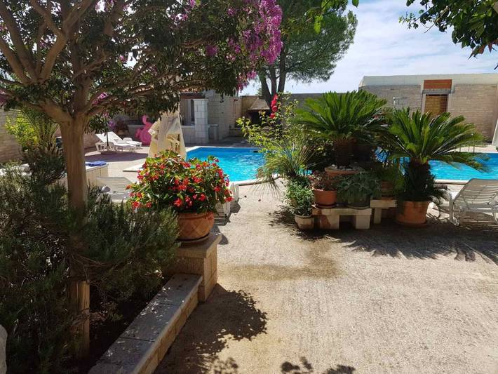 Ferienwohnung für 2 Personen, mit Pool und Garten