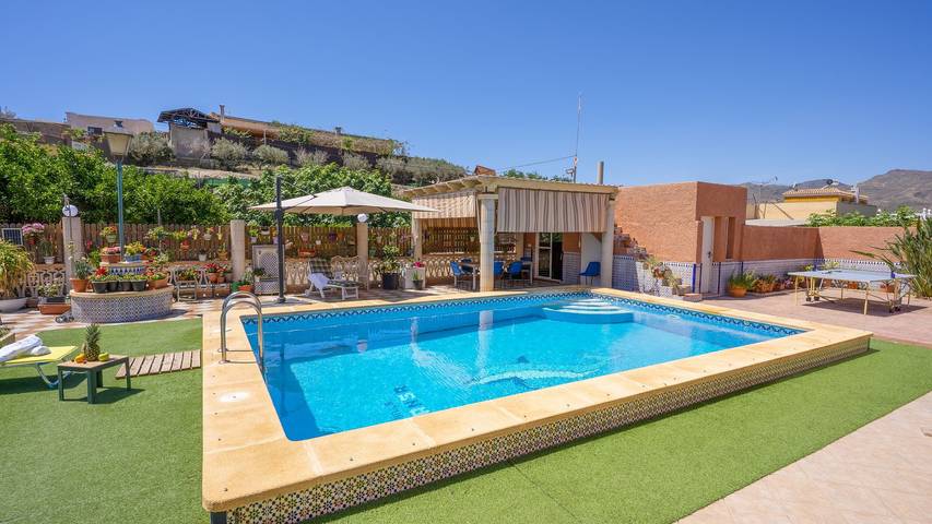 Chalet para 5 personas, con balcón/terraza además de jacuzzi y piscina, Se admiten mascotas en Provincia de Almería - 3