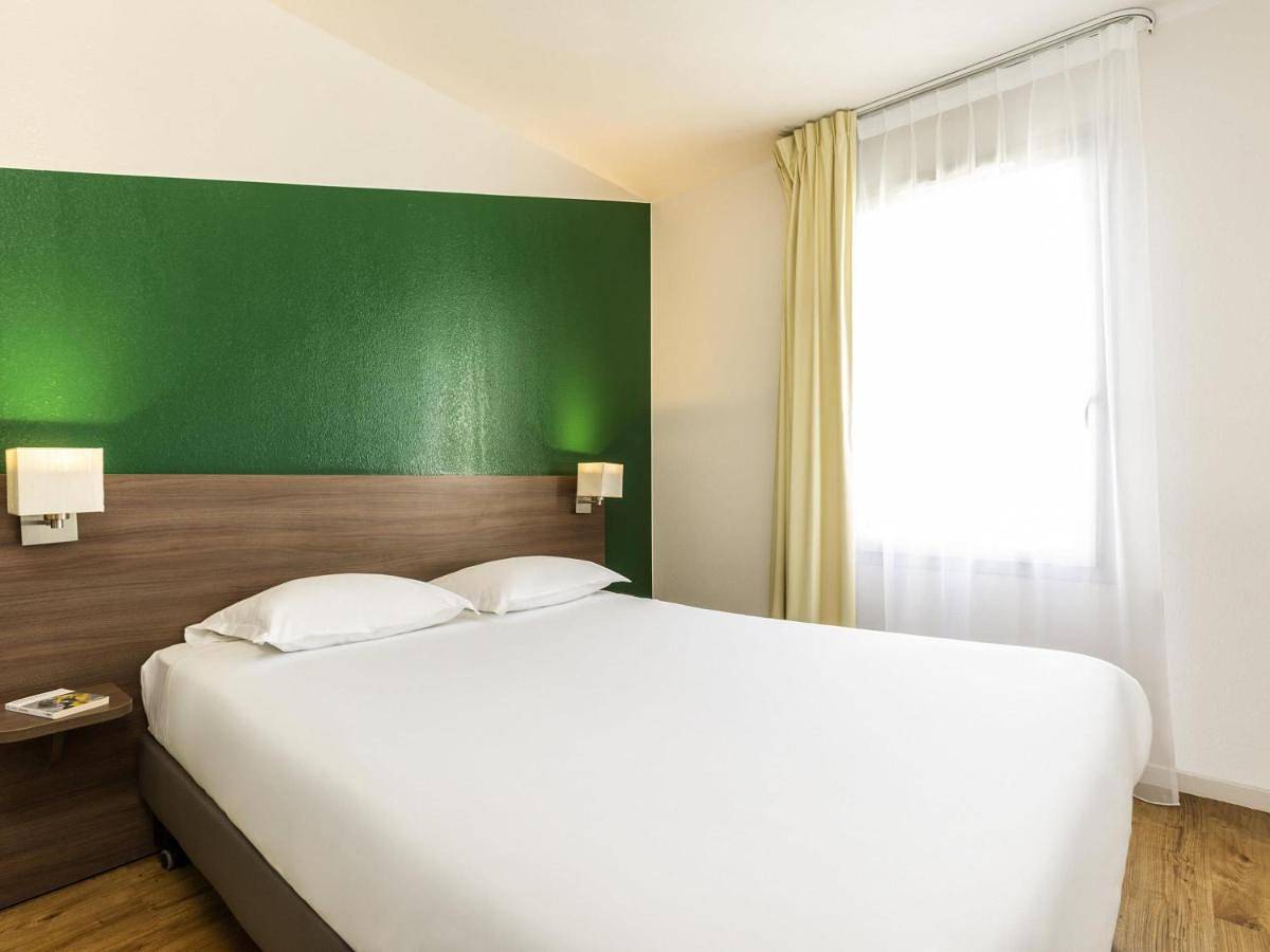 Aparthotel Adagio Access Carrières Sous Poissy in Carrières-sous-Poissy, Yvelines