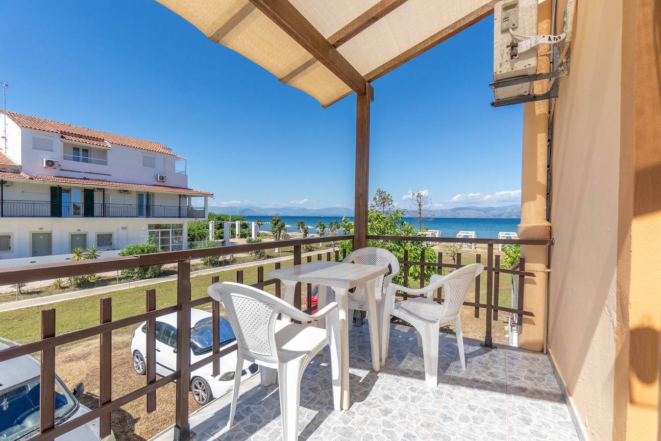 Saint Peter Bay – 1st Floor Holiday Home with Shared Pool, Wi-Fi & Air Conditioning in Kavos, Corfu