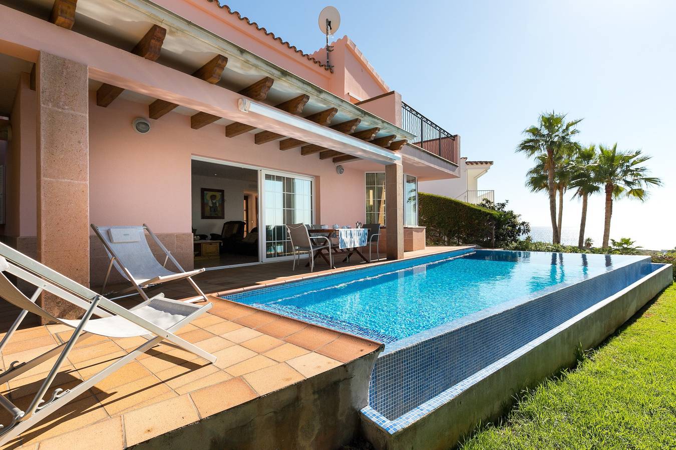 Villa Mirador familiar con vistas al mar, Wi-Fi, balcón, jardín, terrazas y piscina in Sant Jaume, Municipio de Alaior