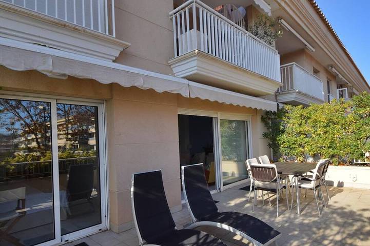 Location de vacances pour 6 personnes, avec piscine ainsi que terrasse et jardin à S'Agaró