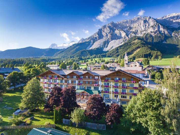 Hotel für 2 Personen, mit Balkon und Terrasse sowie Garten und Pool in Ramsau am Dachstein