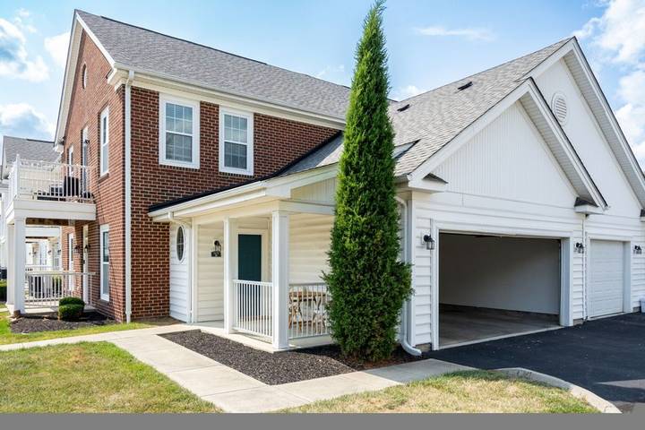 Vacation rental for 4 people, with terrace and pool in Columbus