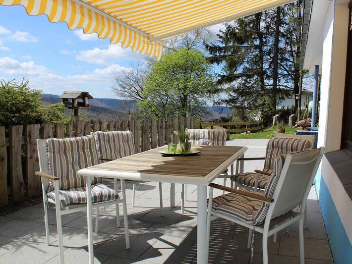 Hütte für 4 Personen, mit Balkon und Garten in Schmallenberg