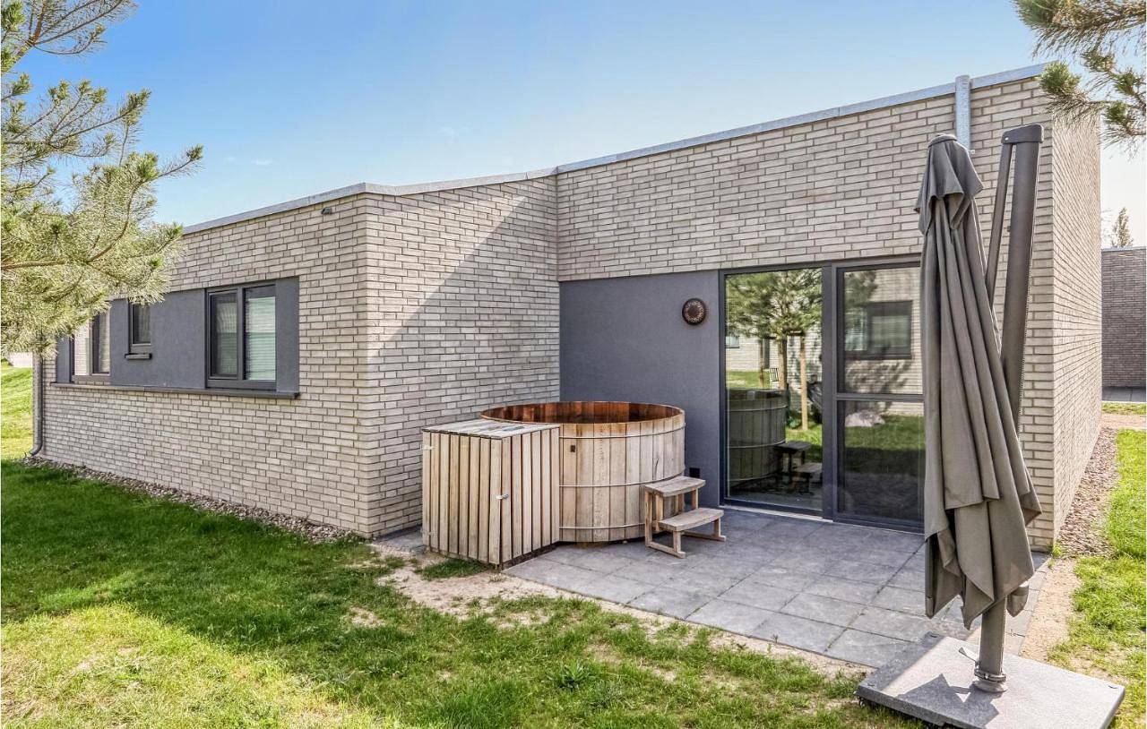 Three-Bedroom Holiday Home in Marissa Ferienpark, Lembruch