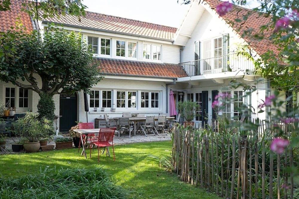 Het Wilgenhuis met ruime tuin voor 12p in Oostende stadt, Oostende