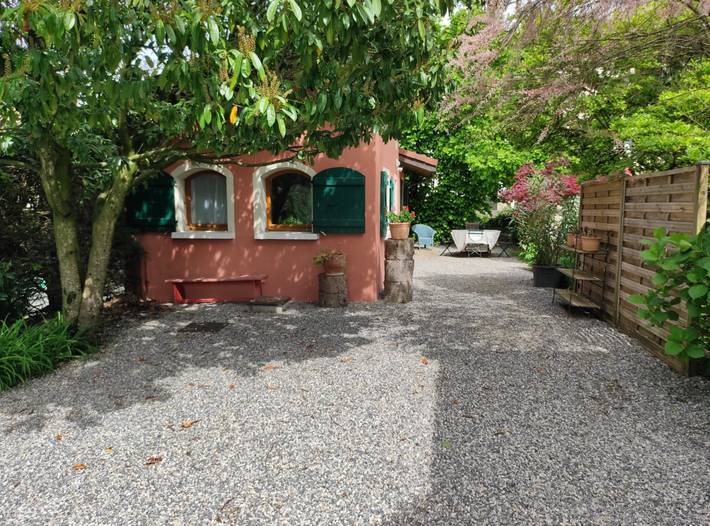Gîte pour 4 personnes, avec jardin