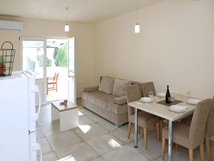 Ganze Wohnung, Ferienwohnung für 2 Personen mit Garten in Ljubač (Dalmatien), Zadar