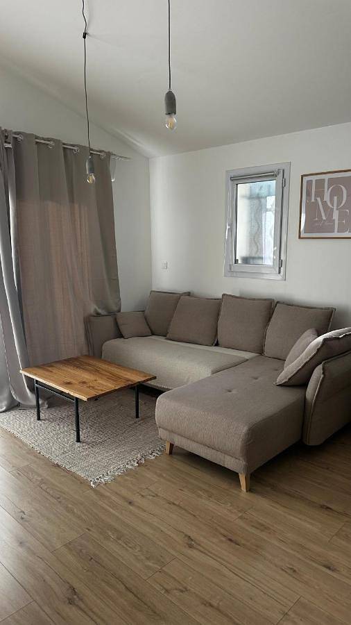 Appartement entier, Jolie suite baignée de lumière in Châteauneuf-Val-Saint-Donat, Région de Forcalquier