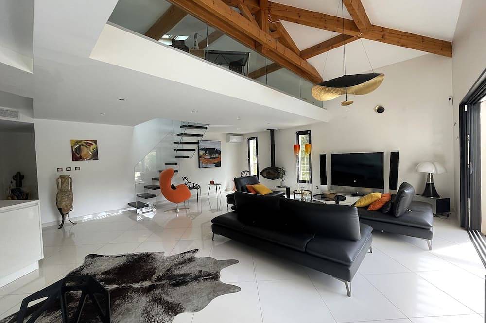 Belle Et Grande Villa D'Architecte Classee 5 Etoiles,Climatisee, Piscine, 8 Pers in Bandol, Côte méditerranéenne (France)