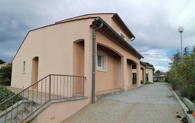 Gîte pour 5 personnes, avec jardin et terrasse à Laure-Minervois