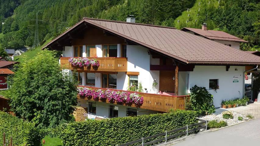 Ferienwohnung für 3 Personen, mit Balkon und Garten in Klösterle am Arlberg - 2