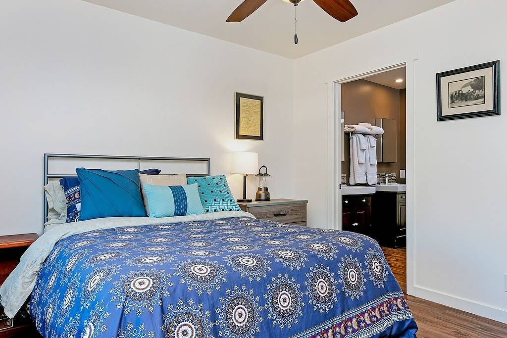 Ventura Beach craftsman home with stunning primary suite - 80 steps to the beach in Ventura Beach, Ventura