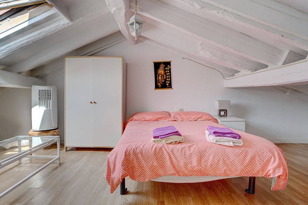 Preciosa buhardilla en Hondarribia|Centro|4 Pax|, I.R. Properties in Fuenterrabía, Guipúzcoa
