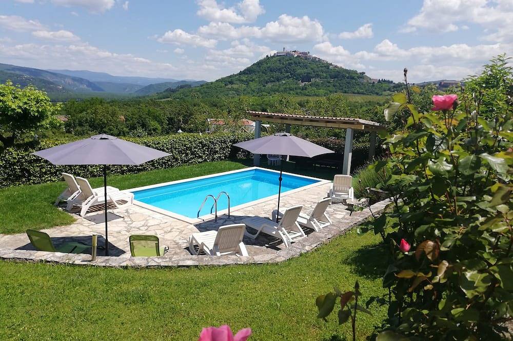 Bella casa per 8 persone con piscina in Brkac, Istria centrale