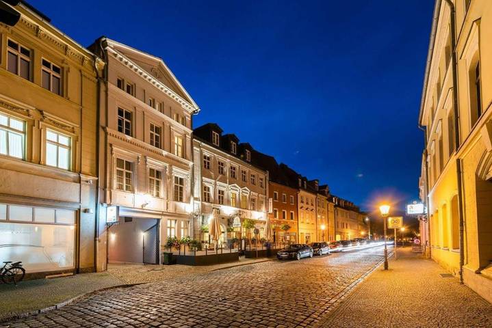 Hotel für 2 Personen, mit Terrasse, mit Haustier in Bernburg