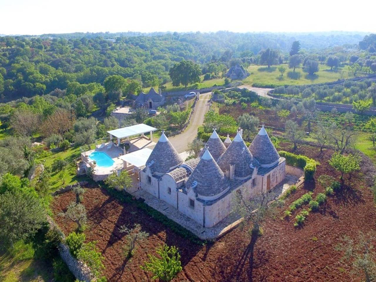 Entire holiday apartment, Trulli in Valle d'Itra with Pool and Views in Salento