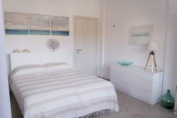 Villa for 5 Guests in Mondello Beach, Mondello, Picture 1