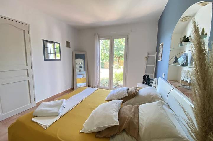 Location de vacances pour 6 personnes, avec Jacuzzi ainsi que Terrasse et Jardin à La Crau - 3