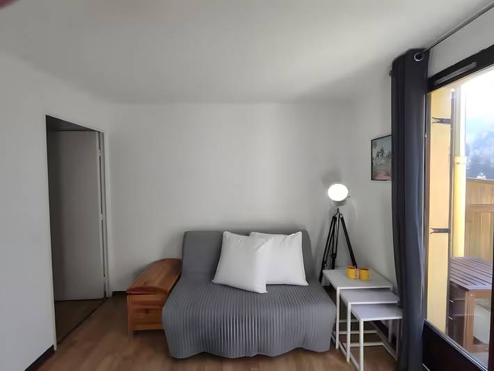 Entire studio, Studio Apartment 'Le Refuge Douillet' with Mountain View and Private Terrace in La Plagne, La Plagne-Tarentaise