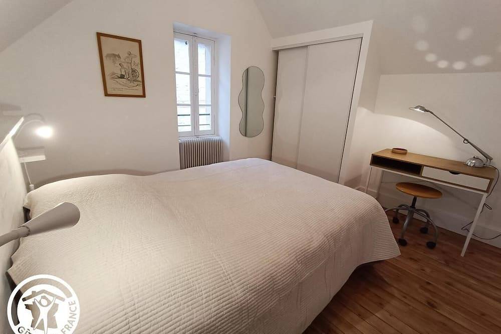 Les deux Girafes - Cajarc in Cajarc, Parque Natural Regional Causses du Quercy