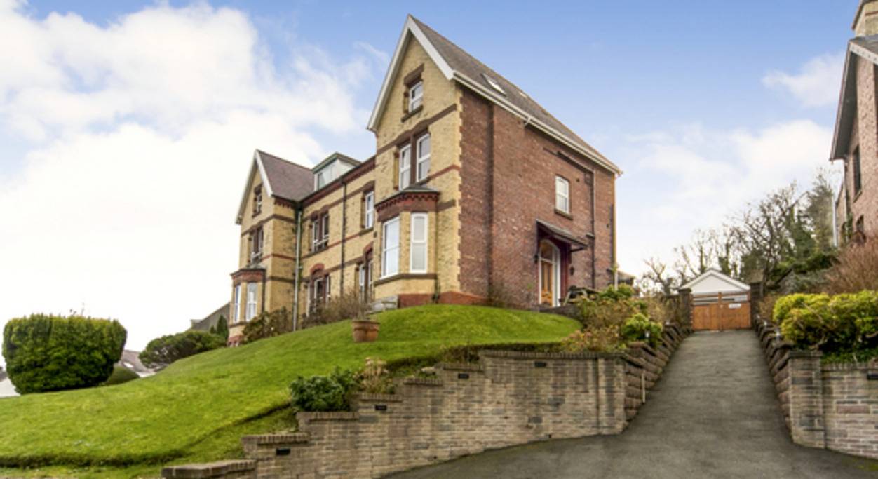 Pass the Keys | Bryn Ogwen Lovely Coastal Property in Bangor in Bangor, Snowdonia