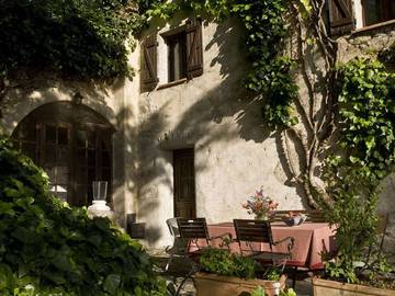 Location de vacances pour 6 personnes, avec jardin à Montegrosso