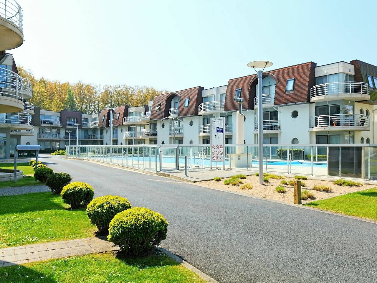 Entire apartment, Bredene 300 - Deauville Ii 010 with Parking 300.33 in Bredene, Belgian Coast