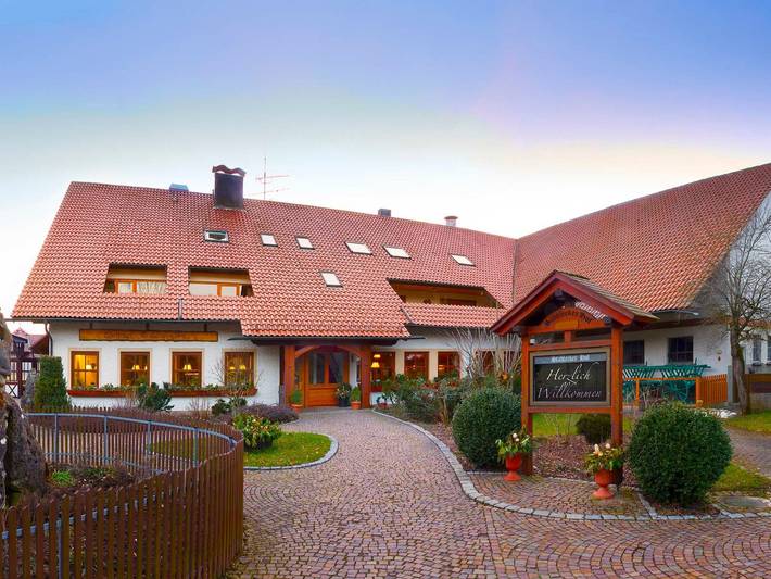 Hotel, mit Balkon und Garten in Lichtenstein