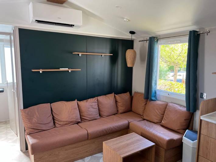 Camping pour 4 personnes, avec vue et piscine ainsi que jardin et bassin pour enfant à Lattes - 2