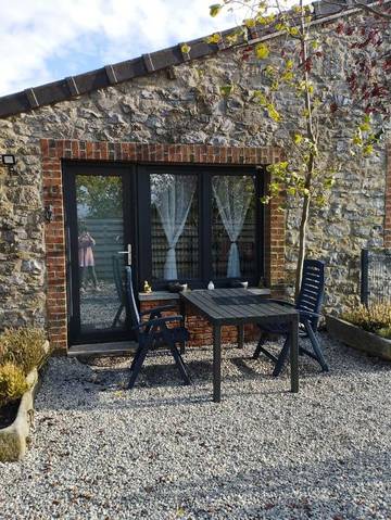 Gîte pour 2 personnes, avec jardin et vue dans Foy-Notre-Dame