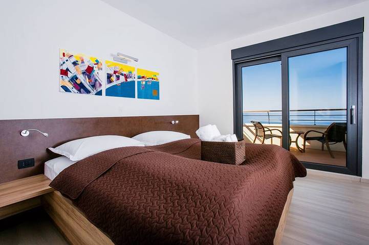 Luxusvilla mit Blick auf Makarska, privater beheizter Pool,Jacuzzi,Gym,Grill in Makarska, Makarska Riviera