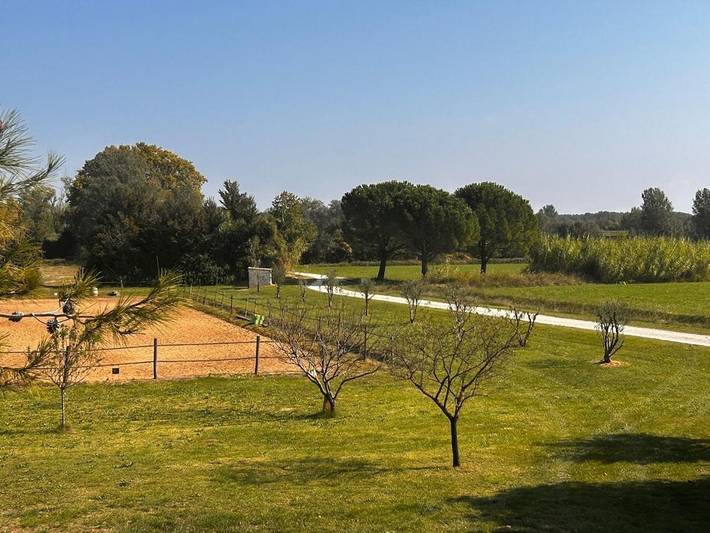 Gîte pour 6 personnes, avec jardin ainsi que terrasse et piscine à Fourques - 3