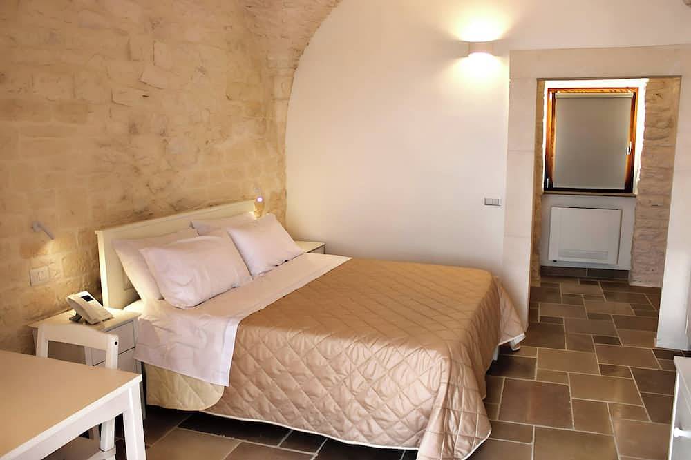 Appartamento intero, Prima Stella - Campanile Inn \ncomfortable room in historic building -Locorotondo in Locorotondo, Provincia di Bari
