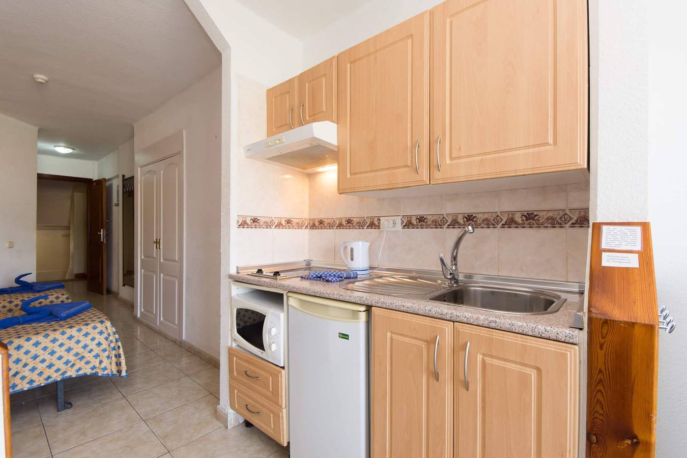 Geheel appartement, Vakantieappartement voor 3 personen met zwembad in Playa Puerto Colón, Adeje