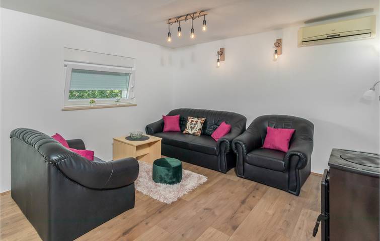 Ferienhaus für 4 Personen, mit Garten in Karlobag - 3