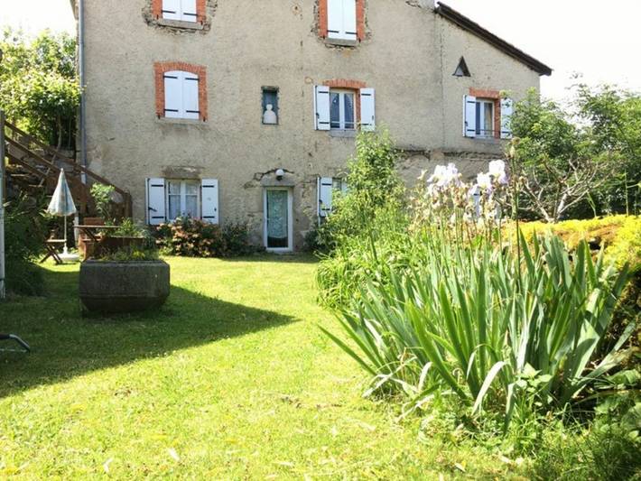 Gîte pour 2 personnes, avec Jardin à Jullianges