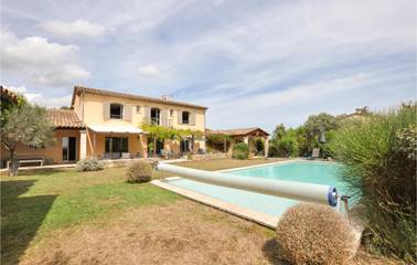 Location de vacances pour 9 personnes, avec sauna et terrasse, animaux acceptés à Fayence