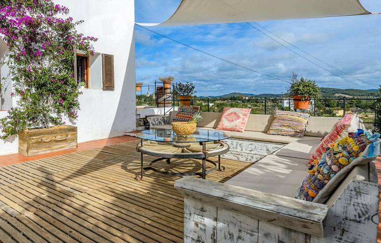 Location de vacances spacieuse avec piscine et parking in Santa Gertrudis de Fruitera, Santa Eulària des Riu