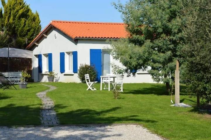 Gîte pour 3 personnes, avec Terrasse et Jardin