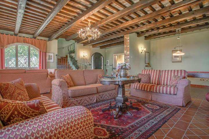 Location de vacances pour 11 personnes, avec jacuzzi ainsi que jardin et piscine à Mosciano Sant'Angelo - 3