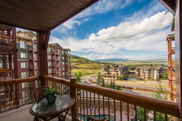 Vacation rental for 8 people, with hot tub and pool as well as balcony and sauna in Park City UT