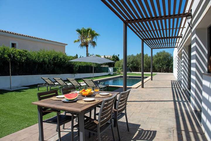 Chalet für 8 Personen, mit Whirlpool und Garten in Llucmajor