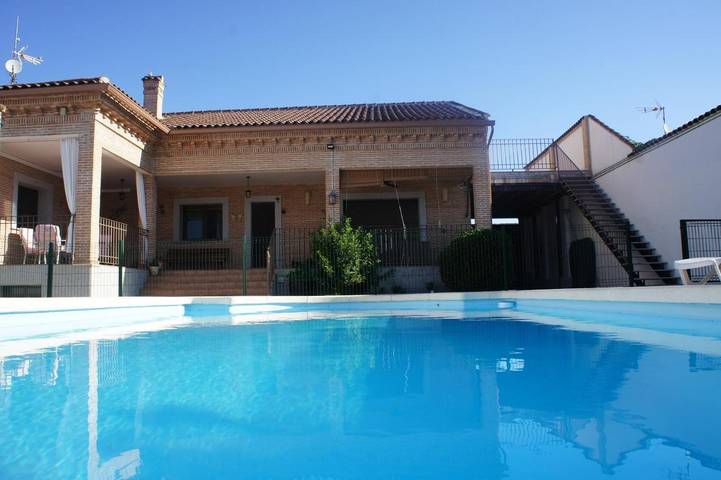 Casa rural para 8 personas, con Terraza en Alcabón
