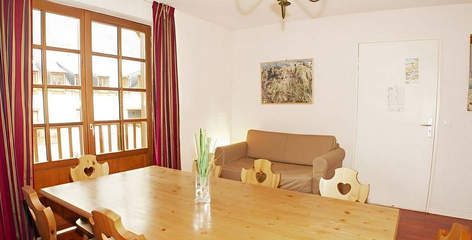 Gîte pour 8 personnes, avec balcon et piscine à Vignec - 4