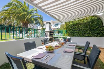 Villa for 6 People in Albufeira e Olhos de Água, Faro District, Photo 2