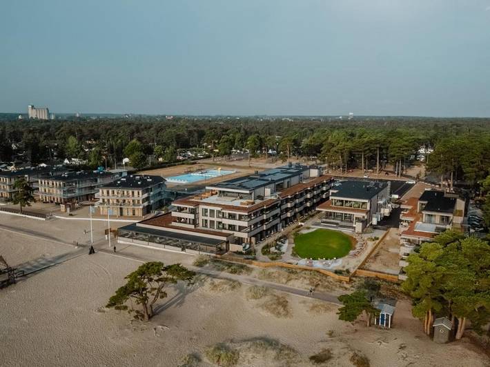 Hotell för 4 Personer, med Balkong samt Bubbelpool och Trädgård och Pool i Åhus