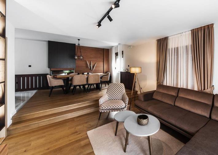 Villa für 9 Personen, mit Balkon und Whirlpool sowie Terrasse und Garten in Montenegro - 4