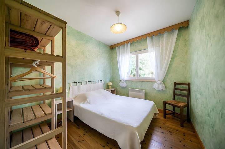 Location de vacances pour 4 personnes, avec jardin et piscine à Le Soulié - 2